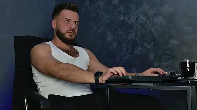 Snapshot of juliusmasters chatting on 12-02-25, 07:42 juliusmasters online show from 12-02-25, 07:42