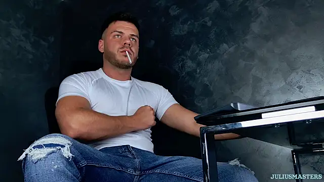 Snapshot of juliusmasters chatting on 02-07-26, 11:08 juliusmasters online show from 02-07-26, 11:08