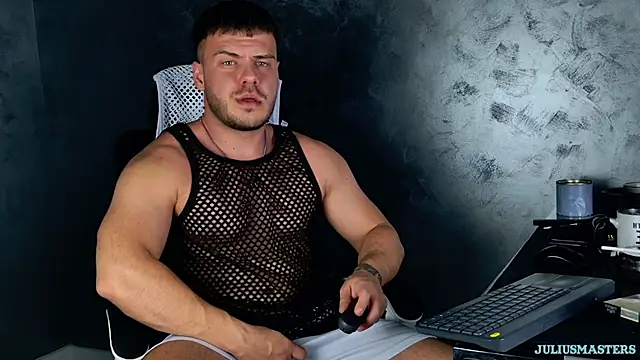 Snapshot of juliusmasters chatting on 02-11-26, 08:25 juliusmasters online show from 02-11-26, 08:25