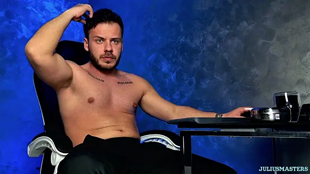 Snapshot of juliusmasters chatting on 02-26-26, 08:30 juliusmasters online show from 02-26-26, 08:30