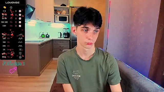 Snapshot of Aaron_Boom chatting on 09-27-25, 07:41 Aaron Boom online show from 09-27-25, 07:41