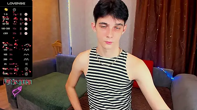 Snapshot of Aaron_Boom chatting on 11-14-25, 05:17 Aaron Boom online show from 11-14-25, 05:17