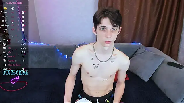 Aaron Boom online show from 03-25-26, 05:19