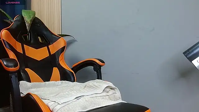 Mr WhiteCock online show from 10-23-25, 12:21