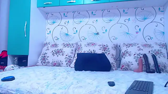 Snapshot of demiemorre chatting on 10-11-25, 02:55 demiemorre online show from 10-11-25, 02:55