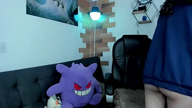 Snapshot of Angel_Dust18 chatting on 12-26-24, 08:00 Angel Dust18 online show from 12-26-24, 08:00