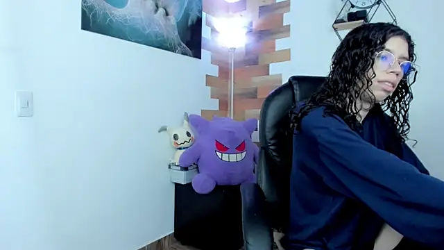 Snapshot of Angel_Dust18 chatting on 01-10-25, 08:15 Angel Dust18 online show from 01-10-25, 08:15