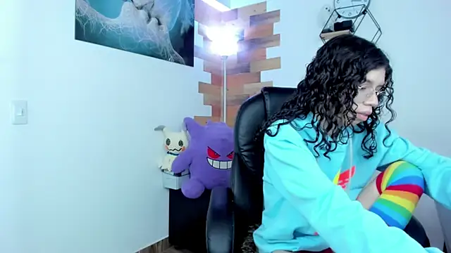 Snapshot of Angel_Dust18 chatting on 01-11-25, 08:32 Angel Dust18 online show from 01-11-25, 08:32