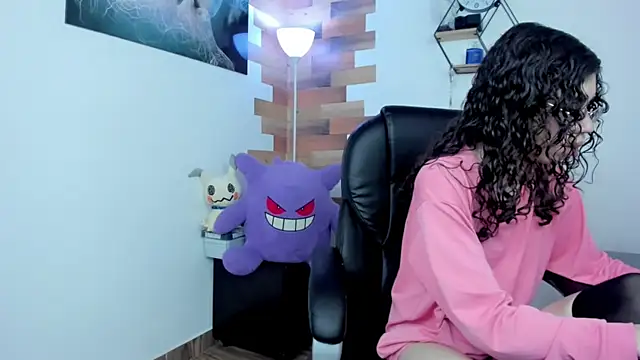 Snapshot of Angel_Dust18 chatting on 01-21-25, 09:04 Angel Dust18 online show from 01-21-25, 09:04