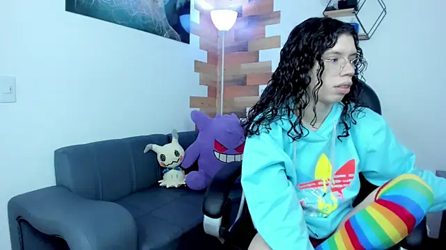 Snapshot of Angel_Dust18 chatting on 01-23-25, 08:13 Angel Dust18 online show from 01-23-25, 08:13