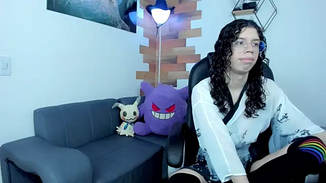 Snapshot of Angel_Dust18 chatting on 01-24-25, 08:22 Angel Dust18 online show from 01-24-25, 08:22