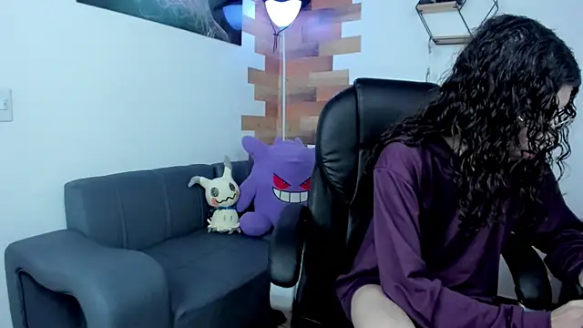 Snapshot of Angel_Dust18 chatting on 01-27-25, 08:28 Angel Dust18 online show from 01-27-25, 08:28