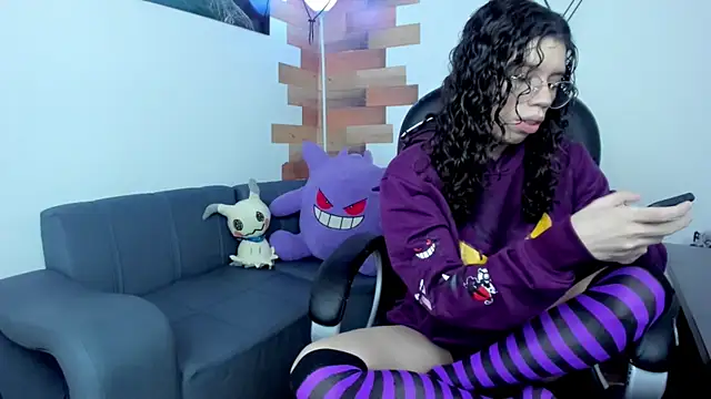 Snapshot of Angel_Dust18 chatting on 01-28-25, 08:04 Angel Dust18 online show from 01-28-25, 08:04