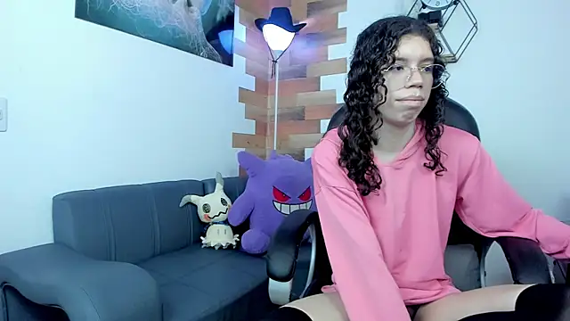 Snapshot of Angel_Dust18 chatting on 02-04-25, 11:16 Angel Dust18 online show from 02-04-25, 11:16