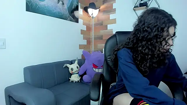 Snapshot of Angel_Dust18 chatting on 02-13-25, 08:45 Angel Dust18 online show from 02-13-25, 08:45