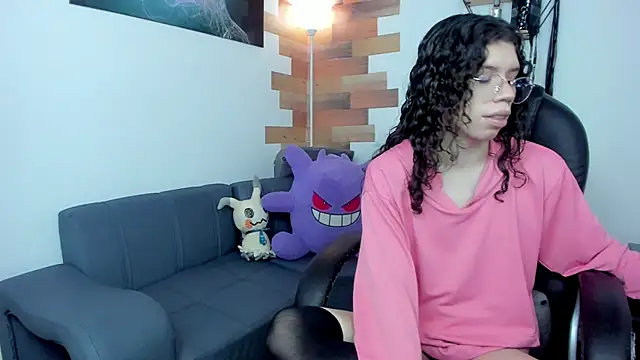 Snapshot of Angel_Dust18 chatting on 03-07-25, 08:22 Angel Dust18 online show from 03-07-25, 08:22