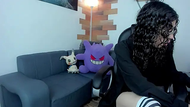 Snapshot of Angel_Dust18 chatting on 03-11-25, 08:42 Angel Dust18 online show from 03-11-25, 08:42