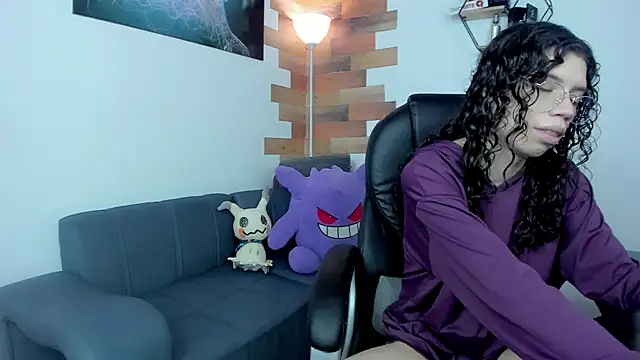 Snapshot of Angel_Dust18 chatting on 03-13-25, 08:32 Angel Dust18 online show from 03-13-25, 08:32