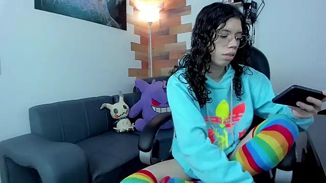 Snapshot of Angel_Dust18 chatting on 03-15-25, 08:43 Angel Dust18 online show from 03-15-25, 08:43