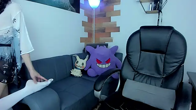 Snapshot of Angel_Dust18 chatting on 03-21-25, 08:29 Angel Dust18 online show from 03-21-25, 08:29