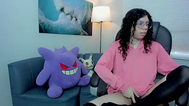 Snapshot of Angel_Dust18 chatting on 10-31-25, 03:13 Angel Dust18 online show from 10-31-25, 03:13