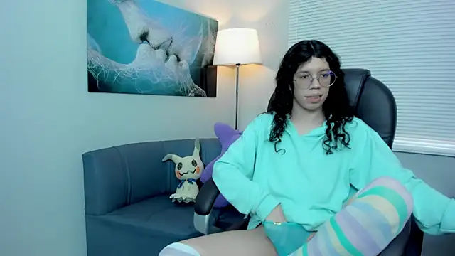 Snapshot of Angel_Dust18 chatting on 11-21-25, 03:11 Angel Dust18 online show from 11-21-25, 03:11