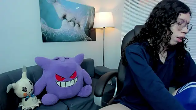 Snapshot of Angel_Dust18 chatting on 12-21-25, 04:25 Angel Dust18 online show from 12-21-25, 04:25