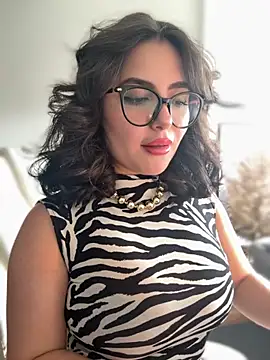 Snapshot of sukhakunis1 chatting on 09-18-25, 04:09 sukhakunis1 online show from 09-18-25, 04:09