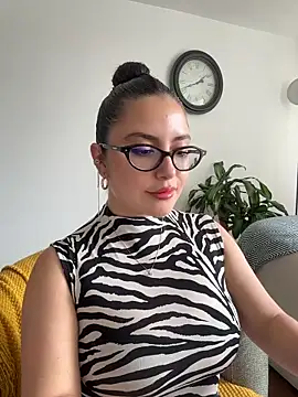 sukhakunis1 online show from 06-18-26, 06:45