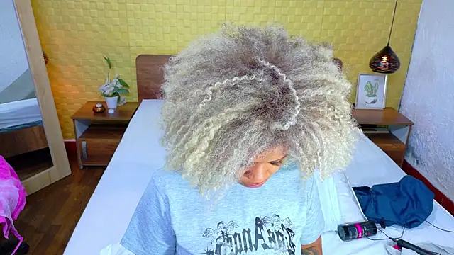 Squirter pussybomb online show from 12-18-24, 02:42