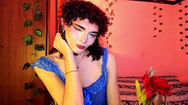 Snapshot of lucianromero chatting on 12-19-25, 05:14 lucianromero online show from 12-19-25, 05:14