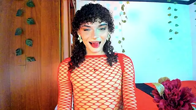 Snapshot of lucianromero chatting on 02-05-26, 05:45 lucianromero online show from 02-05-26, 05:45