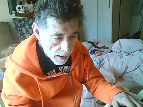 Snapshot of DaddyQuimHot chatting on 02-04-25, 10:00 DaddyQuimHot online show from 02-04-25, 10:00