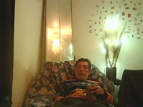 Snapshot of DaddyQuimHot chatting on 02-08-25, 06:55 DaddyQuimHot online show from 02-08-25, 06:55