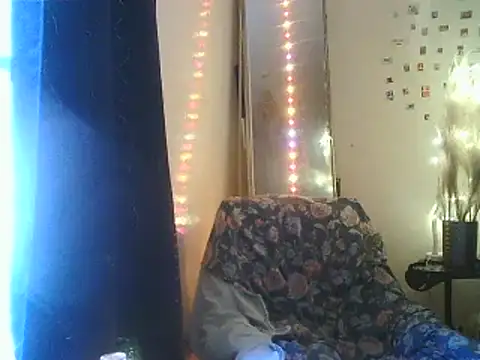 Snapshot of DaddyQuimHot chatting on 02-11-25, 10:59 DaddyQuimHot online show from 02-11-25, 10:59