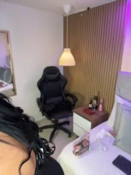 Dakota diaz  online show from 05-14-26, 07:31