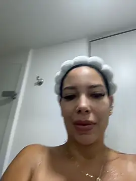 Dakota diaz  online show from 05-25-26, 12:33