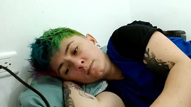 tomboyblue online show from 10-31-25, 05:47