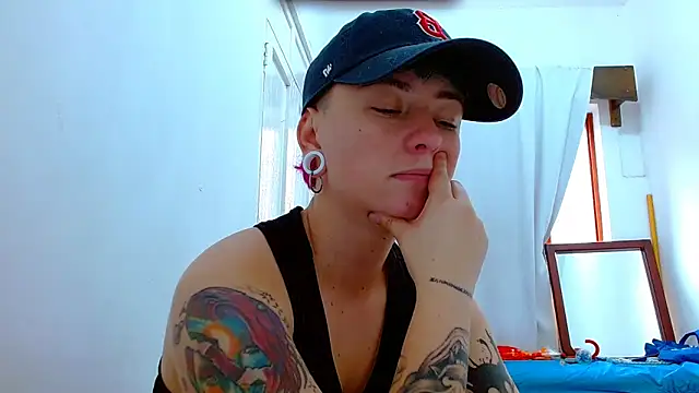 tomboyblue online show from 11-21-25, 12:26