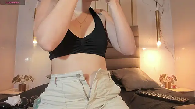 Snapshot of Ary1_ chatting on 02-28-25, 03:15 Ary1 online show from 02-28-25, 03:15