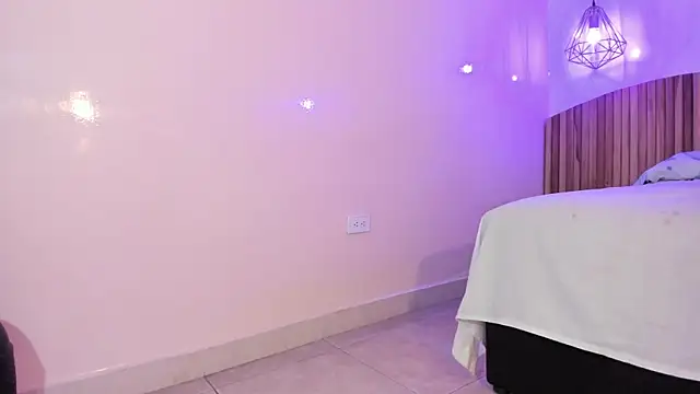 Snapshot of Ary1_ chatting on 03-09-25, 09:46 Ary1 online show from 03-09-25, 09:46