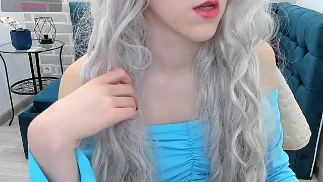 Snapshot of VanillaKelly chatting on 11-13-25, 01:04 VanillaKelly online show from 11-13-25, 01:04