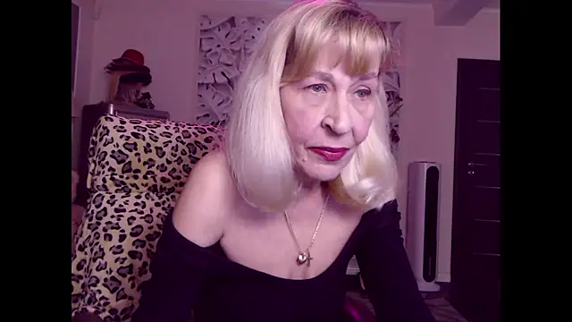 Snapshot of HornyMilf_555 chatting on 12-03-25, 02:15 HornyMilf 555 online show from 12-03-25, 02:15