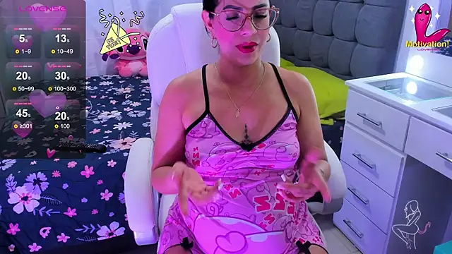 Snapshot of dahian_carter chatting on 12-31-24, 11:53 dahian carter online show from 12-31-24, 11:53