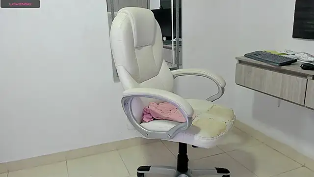 Snapshot of dahian_carter chatting on 09-12-25, 12:49 dahian carter online show from 09-12-25, 12:49