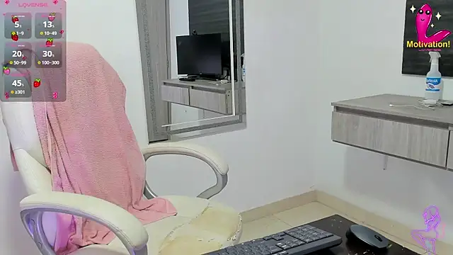 Snapshot of dahian_carter chatting on 09-26-25, 12:31 dahian carter online show from 09-26-25, 12:31