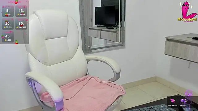 Snapshot of dahian_carter chatting on 10-01-25, 12:11 dahian carter online show from 10-01-25, 12:11