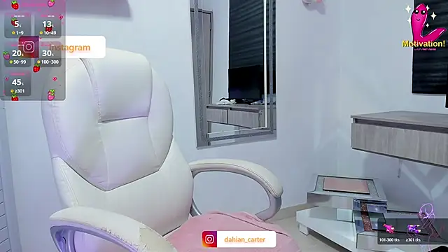 Snapshot of dahian_carter chatting on 11-22-25, 11:53 dahian carter online show from 11-22-25, 11:53