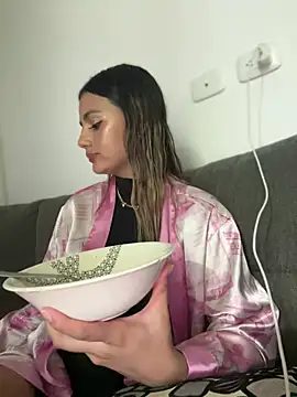 LittleSofia  online show from 12-19-24, 02:45