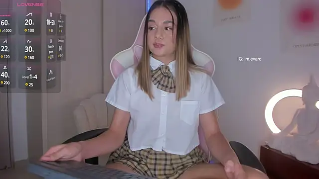 LittleSofia  online show from 01-31-25, 08:12